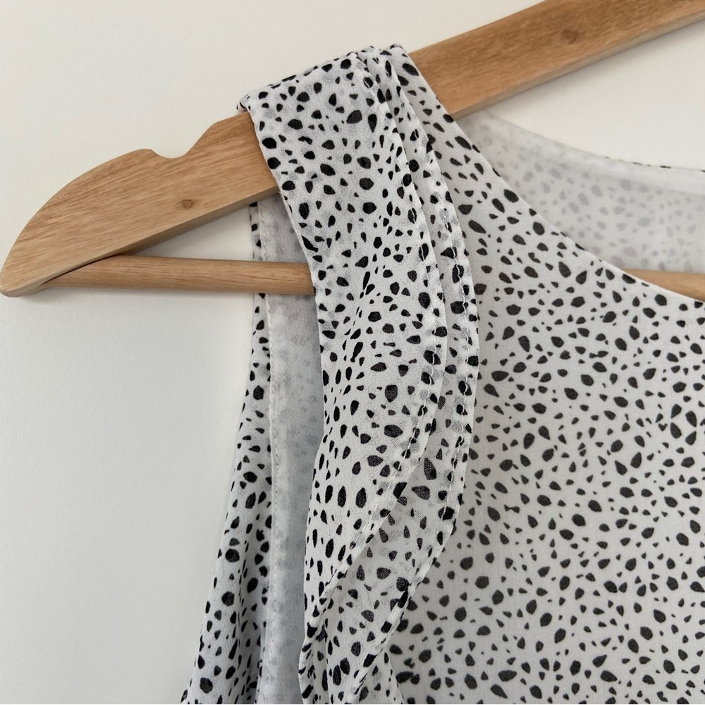 H&M WHITE/BLACK POLKA DOT SLEEVELESS TOP/BLOUSE WITH RUFFLE DETAILS/KEYHOLE, 2 - Picture 6 of 12